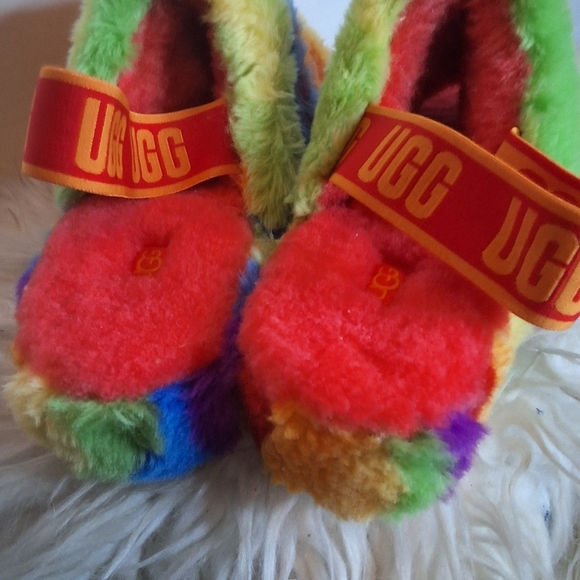 UGG Multicolor Yeal CalinRainbow  Fluffy Slippers 10 NWOT - Picture 3 of 7